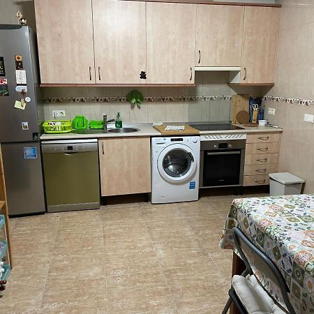 Vivienda Compartida Con Ambiente Familiar Apartment Sesena Bagian luar foto