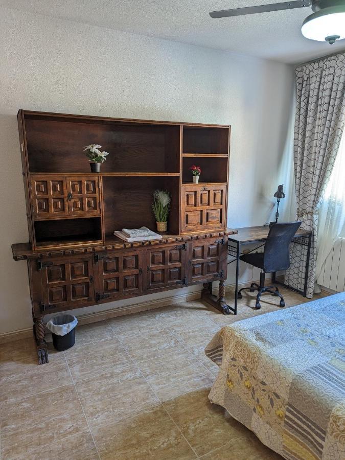 Vivienda Compartida Con Ambiente Familiar Apartment Sesena Bagian luar foto