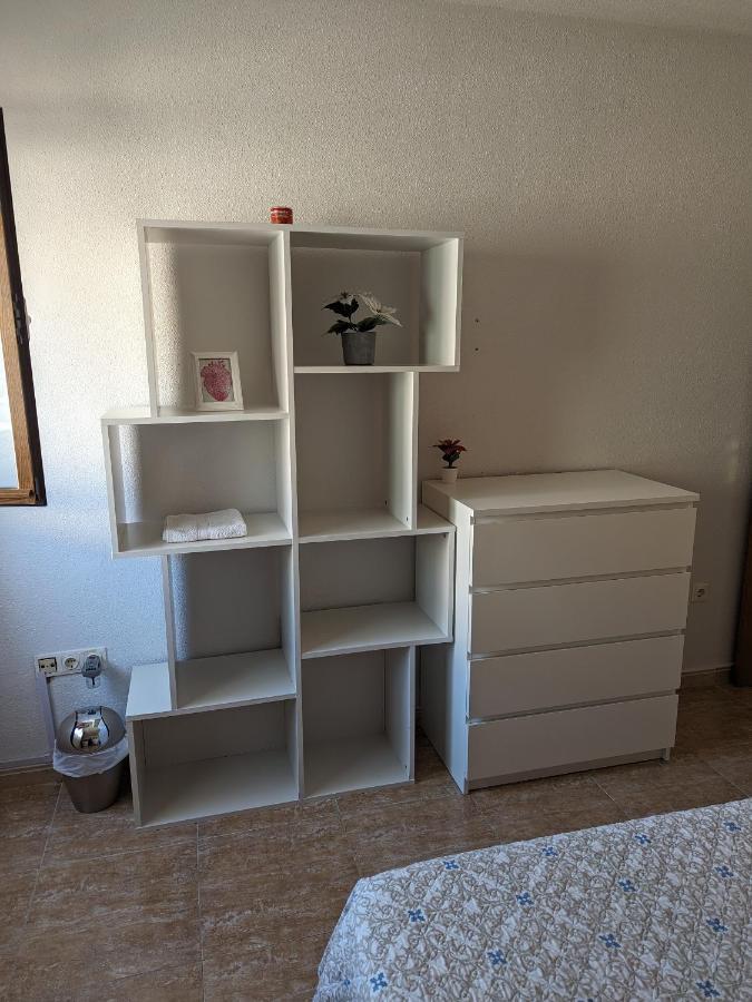 Vivienda Compartida Con Ambiente Familiar Apartment Sesena Bagian luar foto