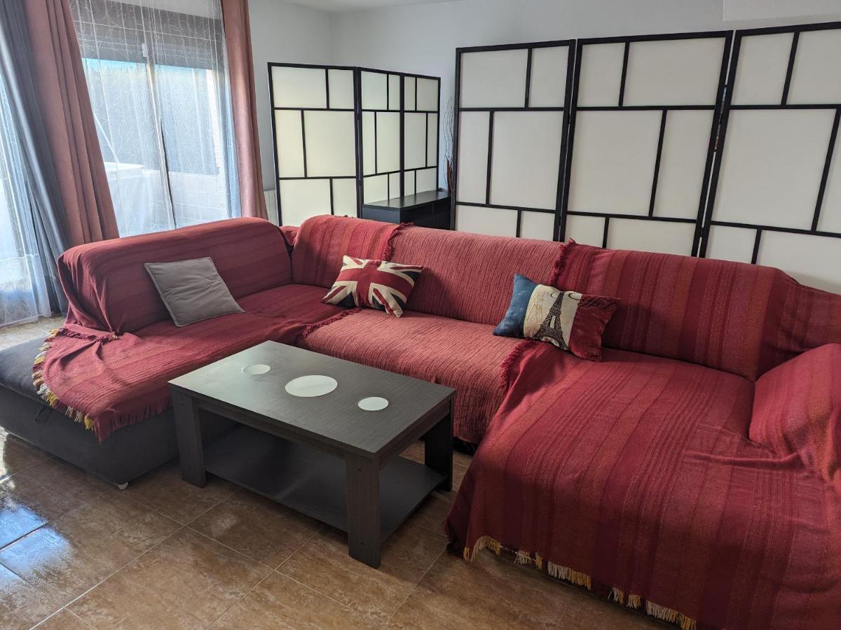 Vivienda Compartida Con Ambiente Familiar Apartment Sesena Bagian luar foto