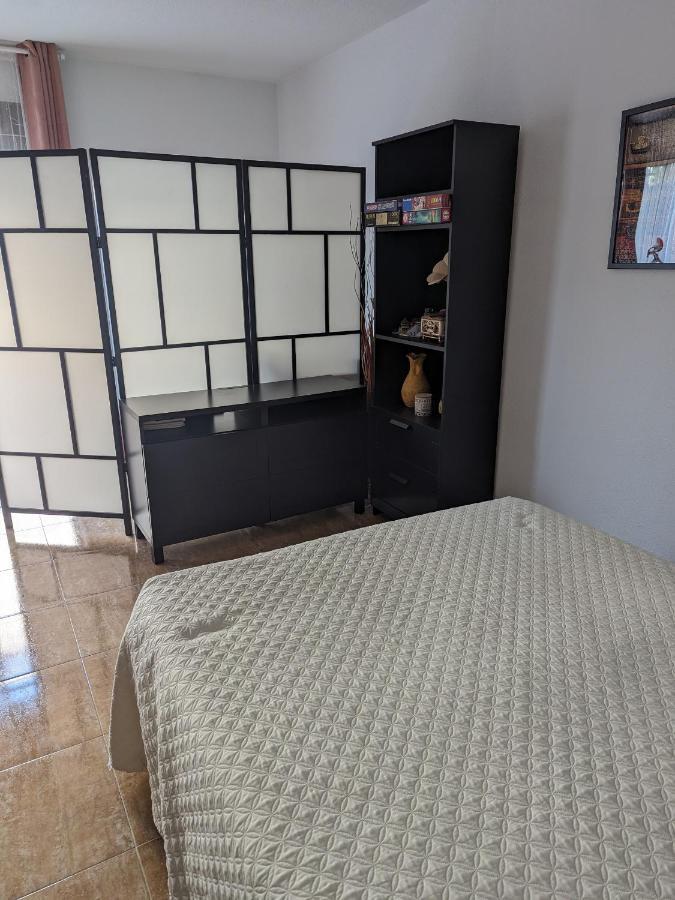 Vivienda Compartida Con Ambiente Familiar Apartment Sesena Bagian luar foto